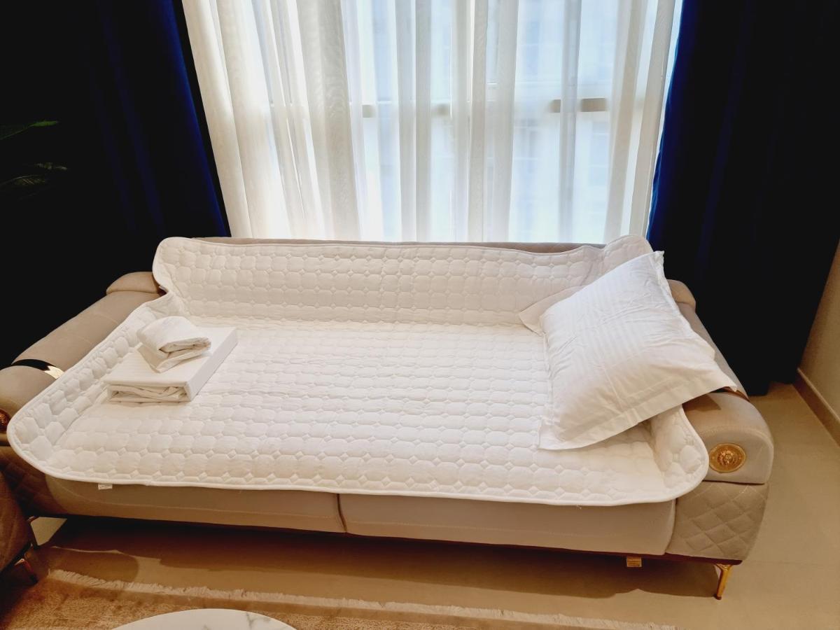 Dunya Tower Luxury And 2 Min Walk To Dubai Mall And Burj Khalifa In Heart Of Downtown מראה חיצוני תמונה