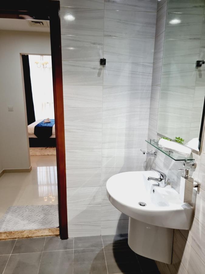 Dunya Tower Luxury And 2 Min Walk To Dubai Mall And Burj Khalifa In Heart Of Downtown מראה חיצוני תמונה