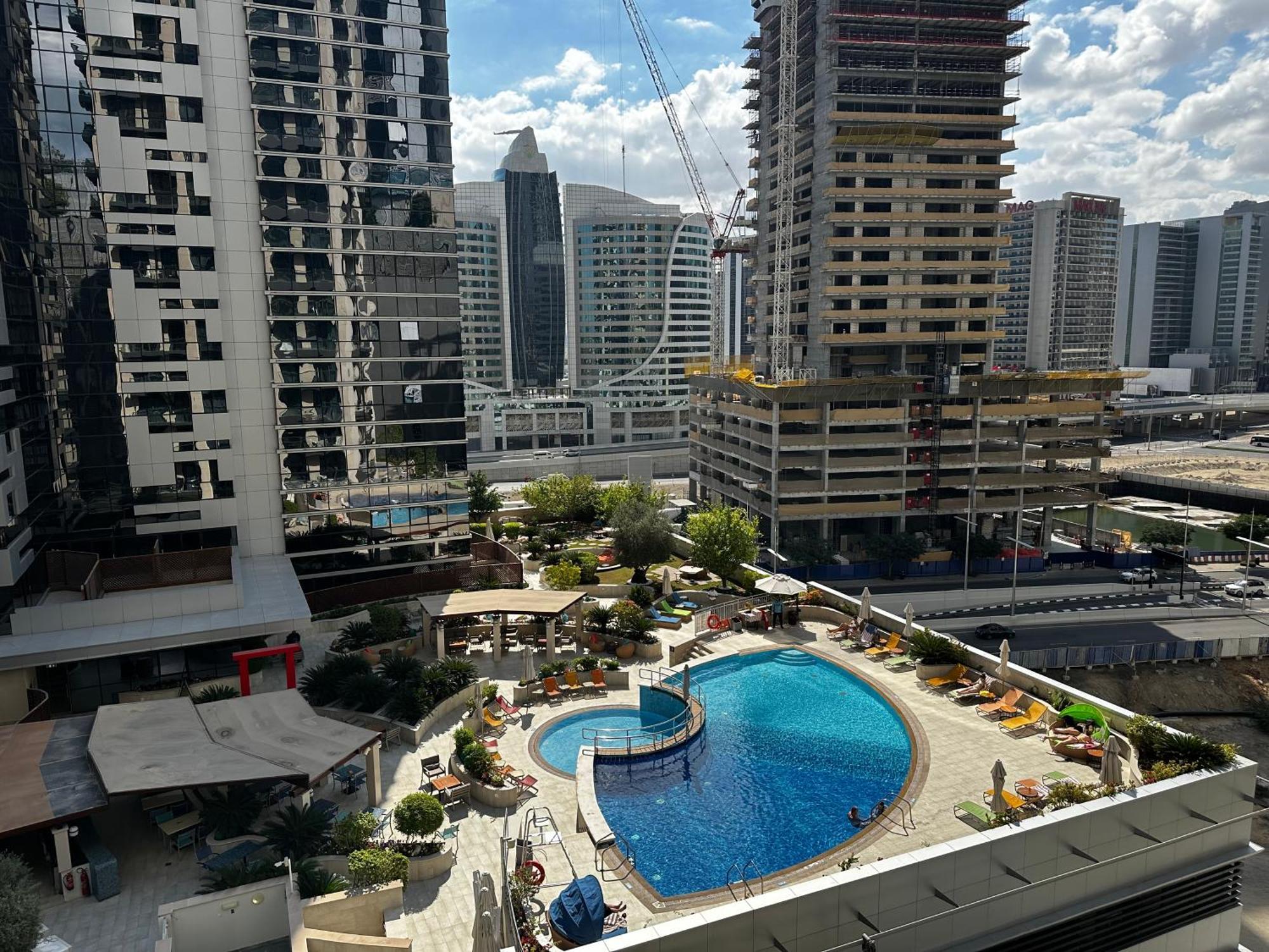 Dunya Tower Luxury And 2 Min Walk To Dubai Mall And Burj Khalifa In Heart Of Downtown מראה חיצוני תמונה