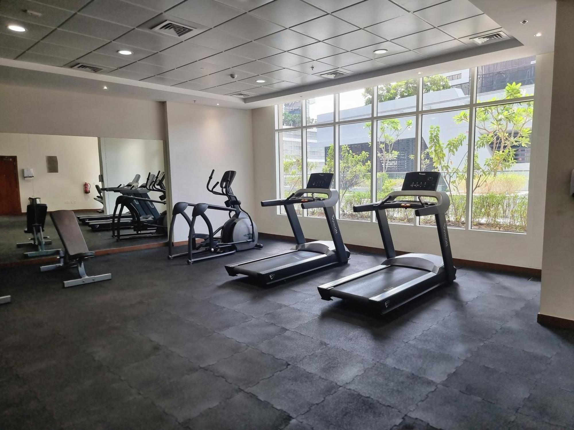 Dunya Tower Luxury And 2 Min Walk To Dubai Mall And Burj Khalifa In Heart Of Downtown מראה חיצוני תמונה
