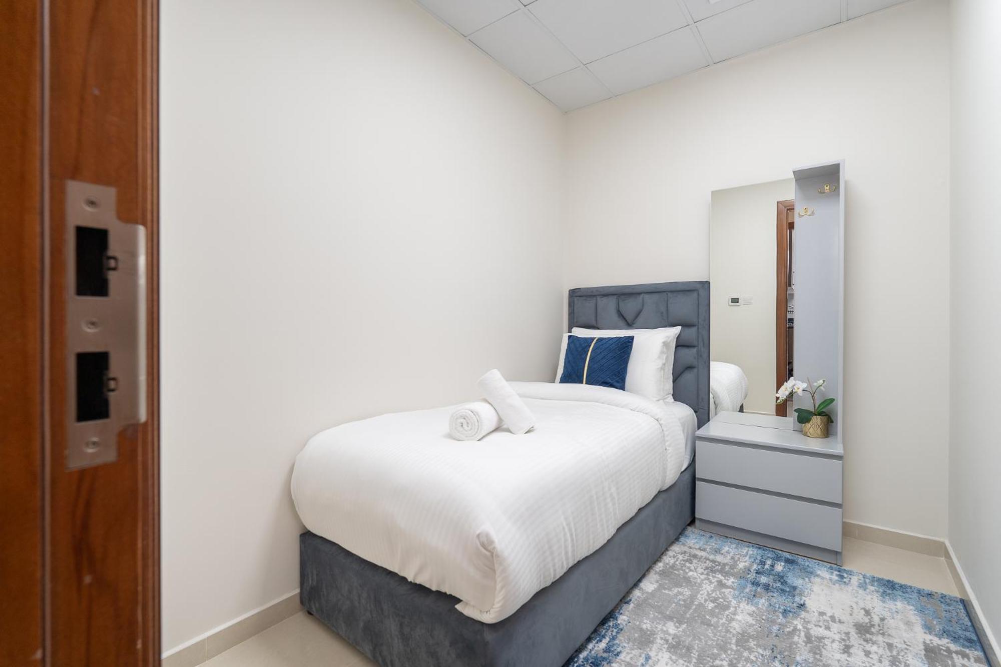 Dunya Tower Luxury And 2 Min Walk To Dubai Mall And Burj Khalifa In Heart Of Downtown מראה חיצוני תמונה